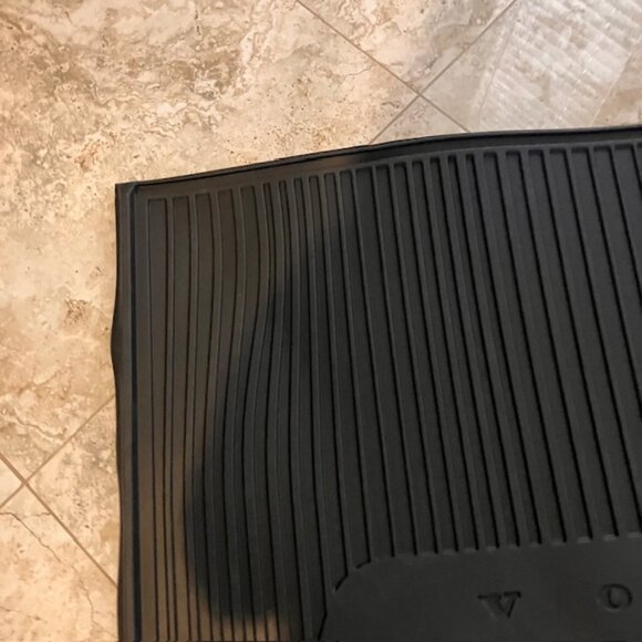 Volvo XC90 Trunk Mat Molded Plastic Charcoal - Picture 5 of 5